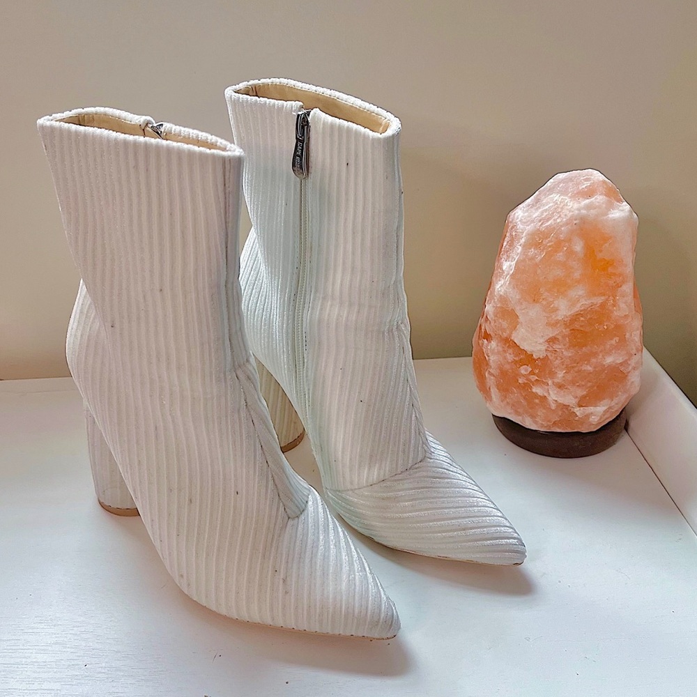 ✧･ﾟnwot cape robbin boots - Picture 2 of 9